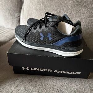 Under Armour Men’s Black & Blue Lightweight Training Sneakers